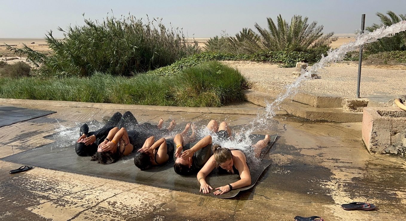 La source thermale sulfureuse Asmaa en plein désert près de Dakhla